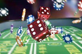 goltogel 176 platform interface showing slot games and tournament leaderboard